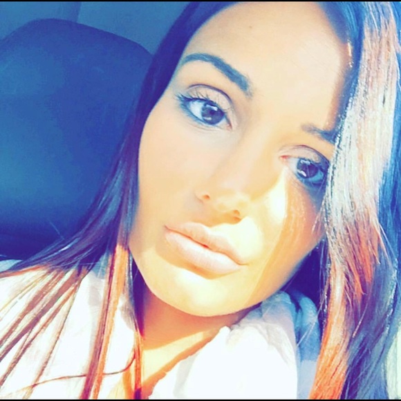 Meet your Posher, Sophisticated Elegance! - Picture 5 of 5